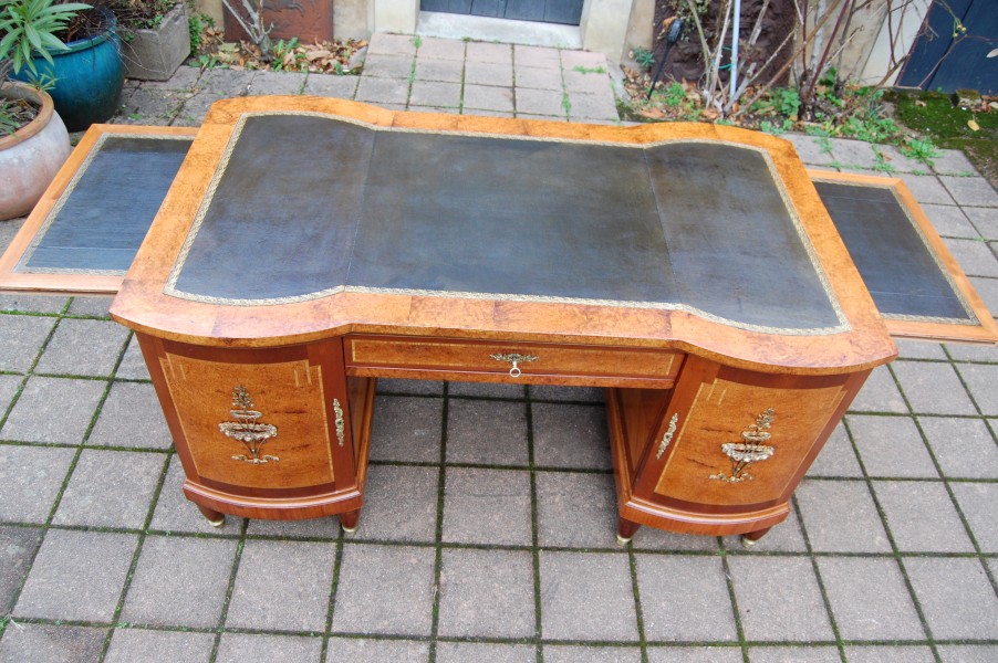 Bureau a caissons Napolon III fin du 19e sicle de style Louis XVI