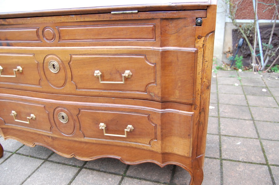 Bureau a pente d poque Louis XV transition LOUIS XVI en noyer du 18e sicle