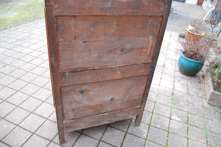 Commode chiffonnier d �poque Louis XVI en noyer du 18e si�cle