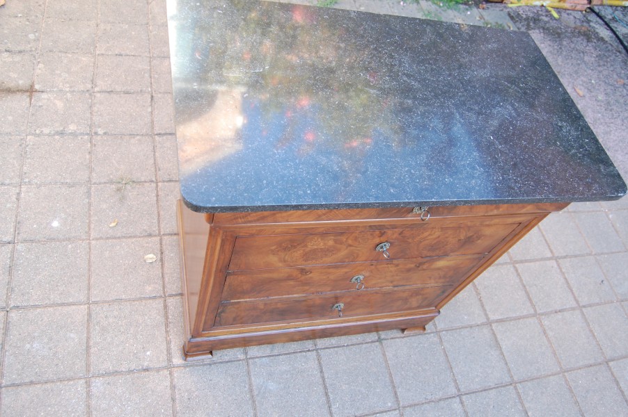 Commode d �poque Louis Philippe en noyer du 19e si�cle
