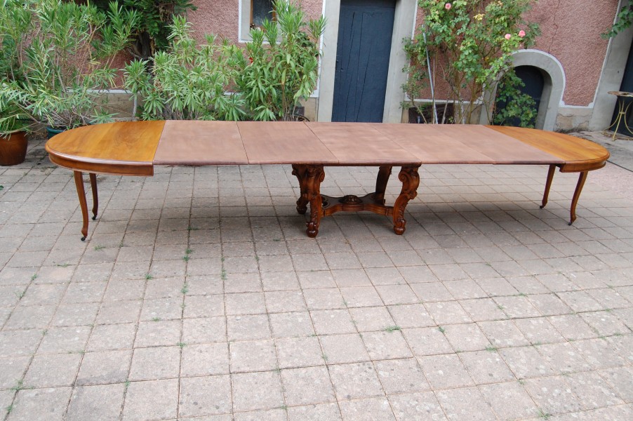 Grande table napol�lon III en noyer fin du 19e si�cle 20 couverts avec 5 rallonges