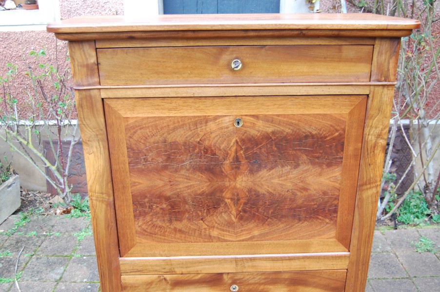 Secr�taire d �poque Louis Philippe en noyer du 19e si�cle