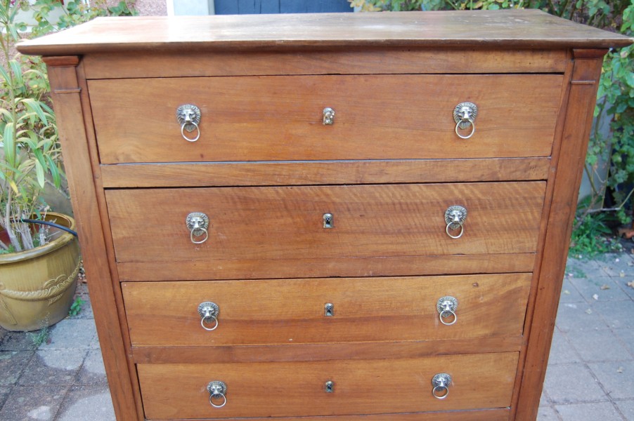 Commode semainier en noyer d �poque Empire du 19e si�cle