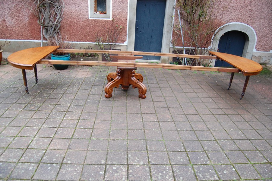 Grande table napol�lon III en noyer fin du 19e si�cle 20 couverts avec 6 rallonges