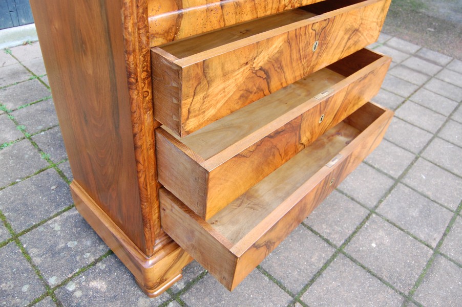 Secr�taire d �poque Louis Philippe en noyer du 19e si�cle