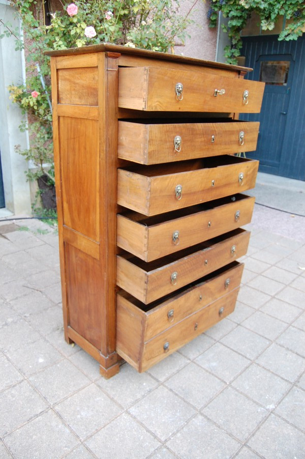 Commode semainier en noyer d �poque Empire du 19e si�cle