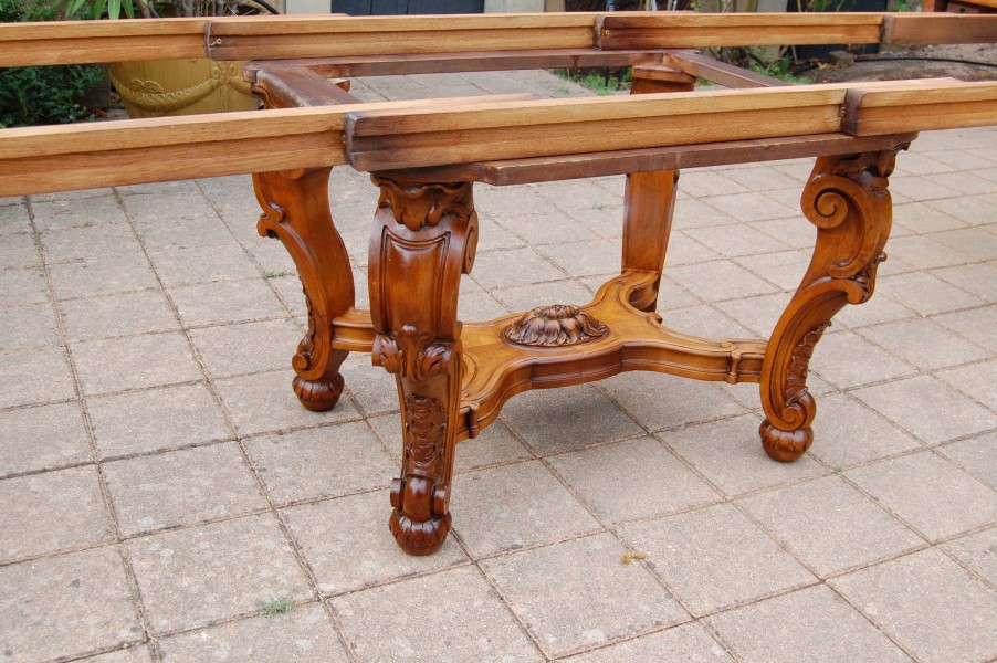 Grande table napol�lon III en noyer fin du 19e si�cle 20 couverts avec 5 rallonges