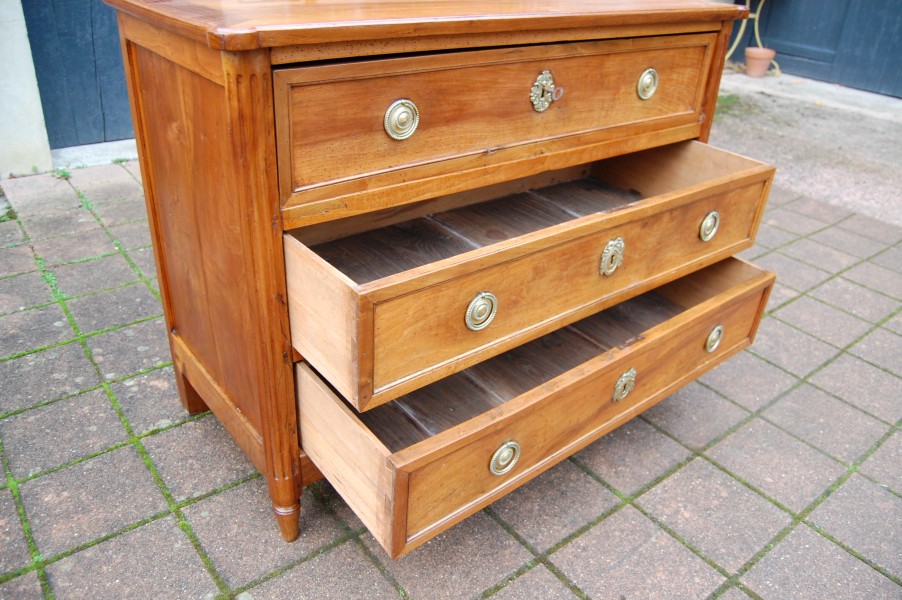 Commode secrtaire d poque Louis XVI en noyer du 18e sicle