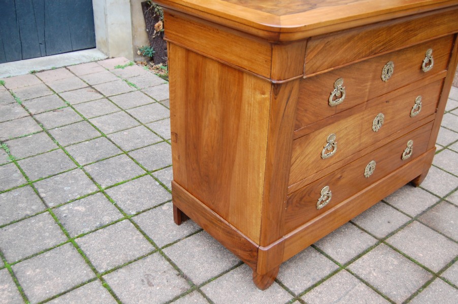 Commode d poque restauration Louis Philippe en noyer du 19e sicle