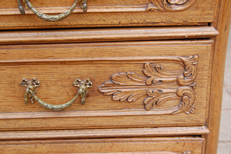 Bureau cylindre d �poque Louis XV en ch�ne fin du 18e si�cle