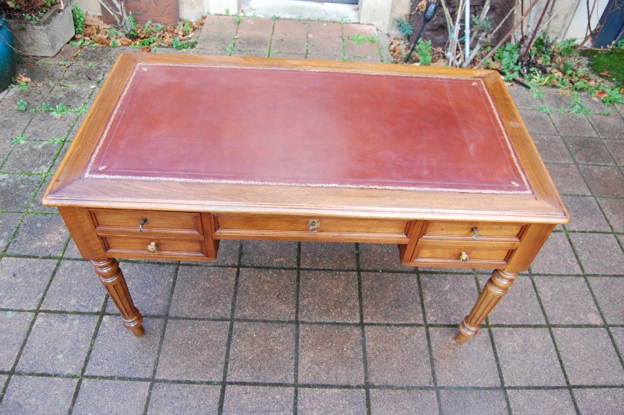 Bureau Louis Philippe en noyer fin du 19e sicle