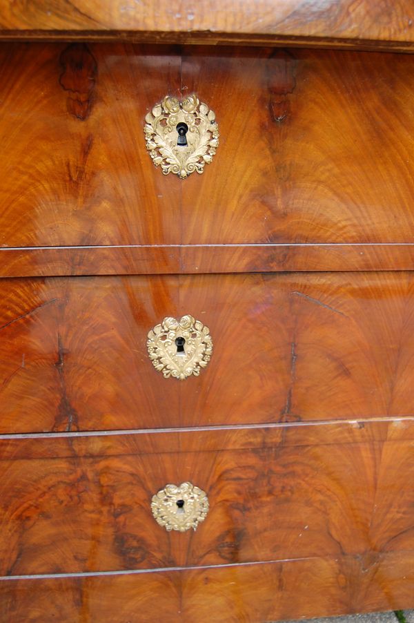 Commode d poque restauration Louis Philippe en noyer du 19e sicle