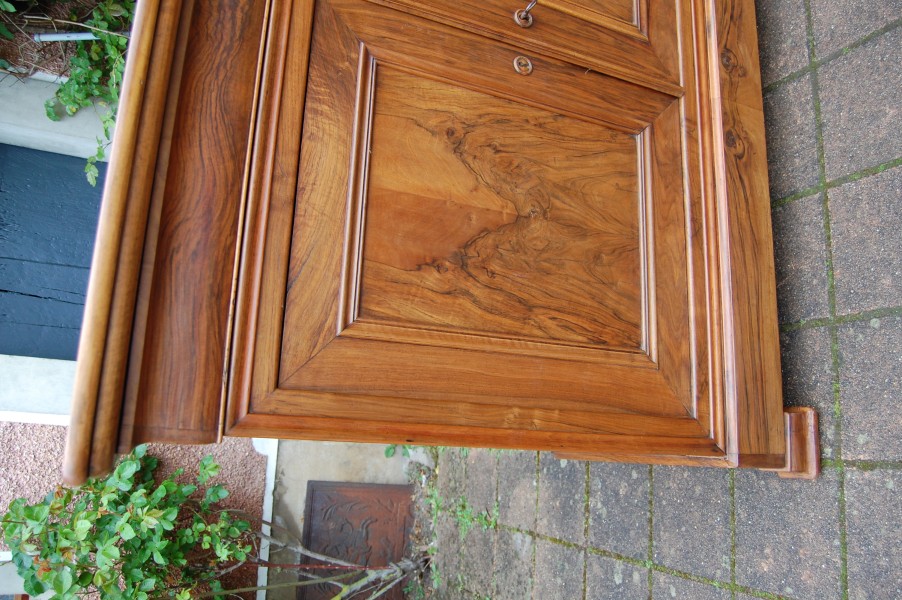 Buffet d �poque Louis Philippe en noyer du 19e si�cle