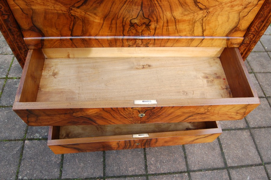 Secr�taire d �poque Louis Philippe en noyer du 19e si�cle