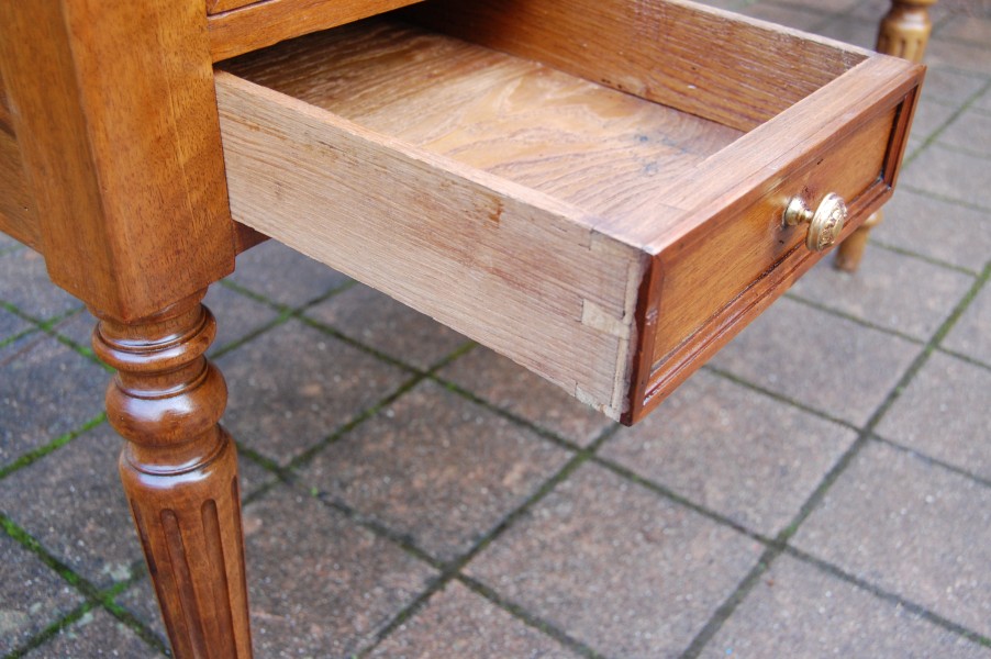 Bureau Louis Philippe en noyer fin du 19e sicle