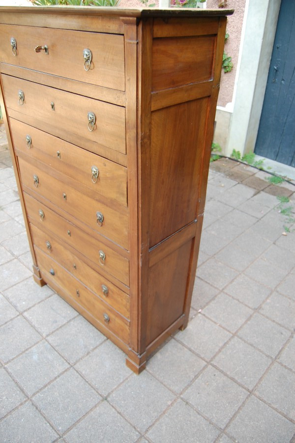 Commode semainier en noyer d �poque Empire du 19e si�cle
