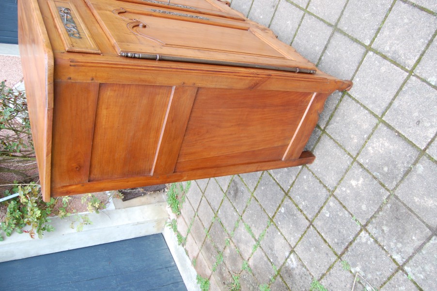 Buffet Louis XV en merisier du 19e si�cle
