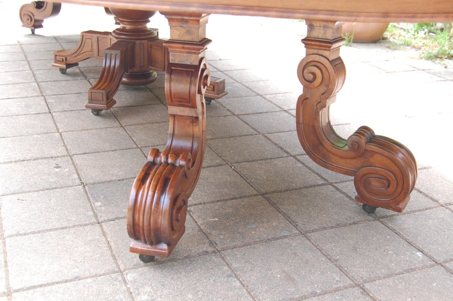 Grande table napol�lon III en noyer fin du 19e si�cle 20 couverts avec 6 rallonges