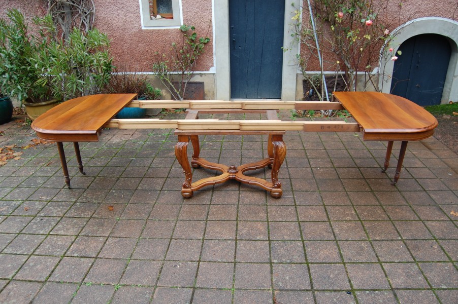 Table d poque Napolon III en noyer fin du 19e sicle avec rallonges