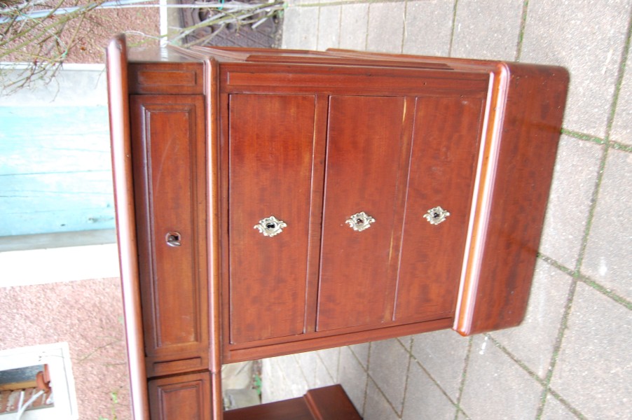 Bureau � caisson en acajou Louis Philippe du 19e si�cle