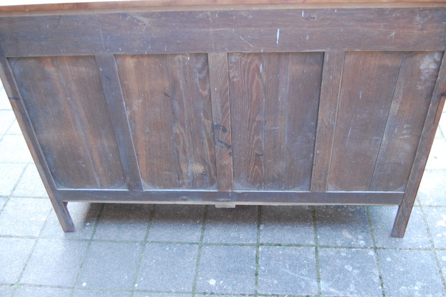 Buffet d �poque art nouveau en noyer des ann�es 1900