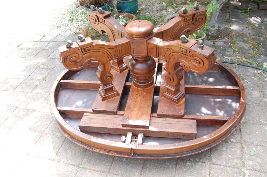 Grande table napol�lon III en noyer fin du 19e si�cle 20 couverts avec 6 rallonges