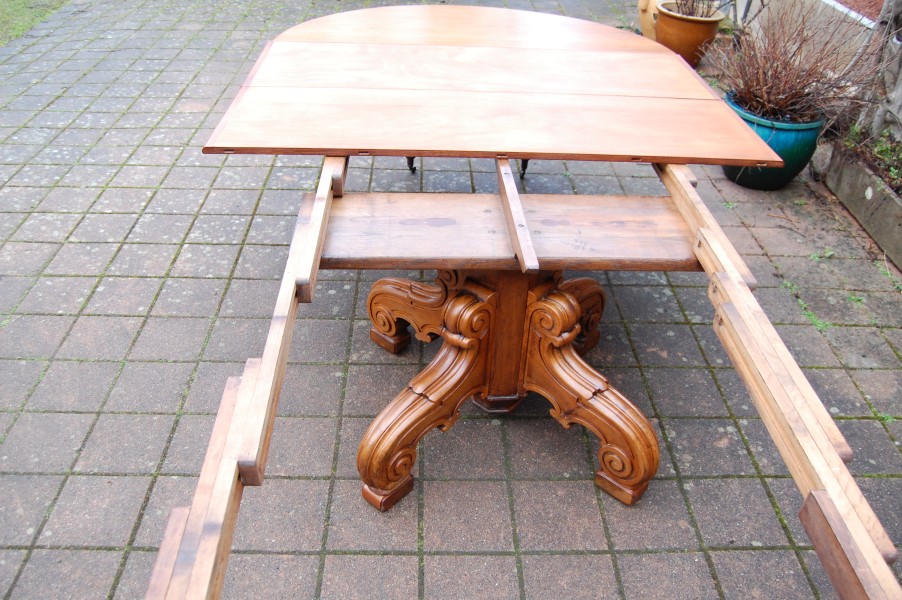 Grande table napol�lon III en noyer fin du 19e si�cle 20 couverts avec 6 rallonges