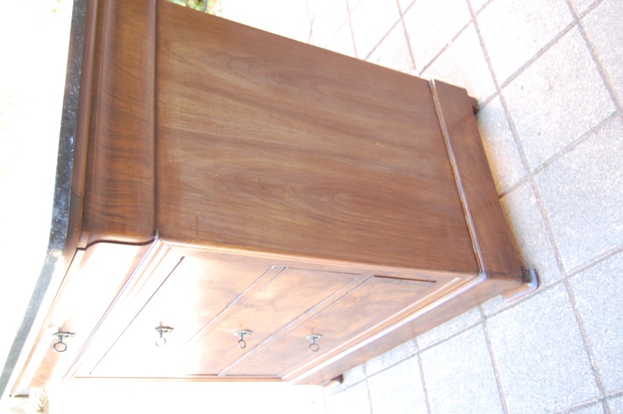 Commode d �poque Louis Philippe en noyer du 19e si�cle