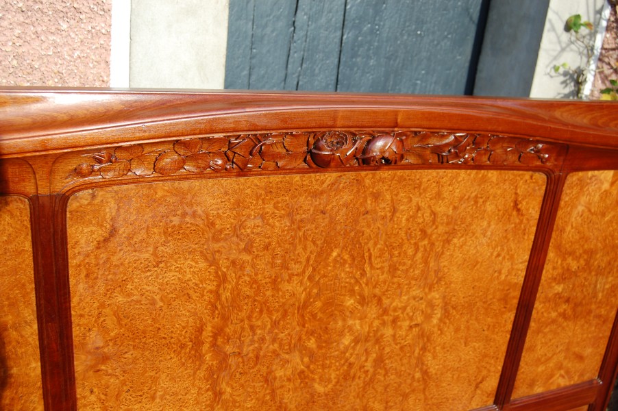 Lit d poque art nouveau en acajou et loupe d orme des annes 1900 