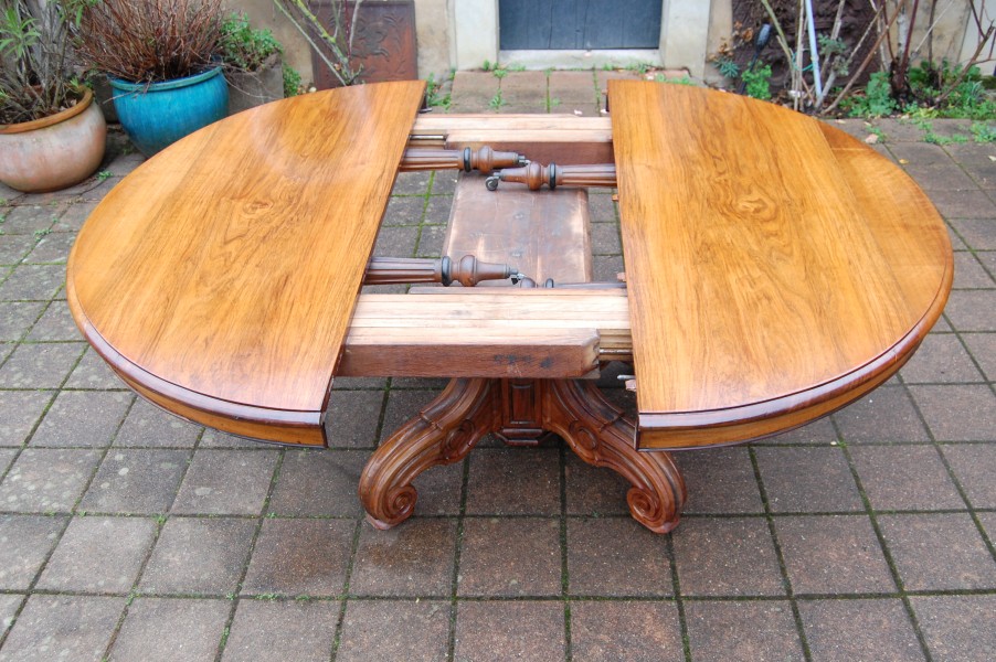 Grande table napol�lon III en noyer fin du 19e si�cle 20 couverts avec 6 rallonges