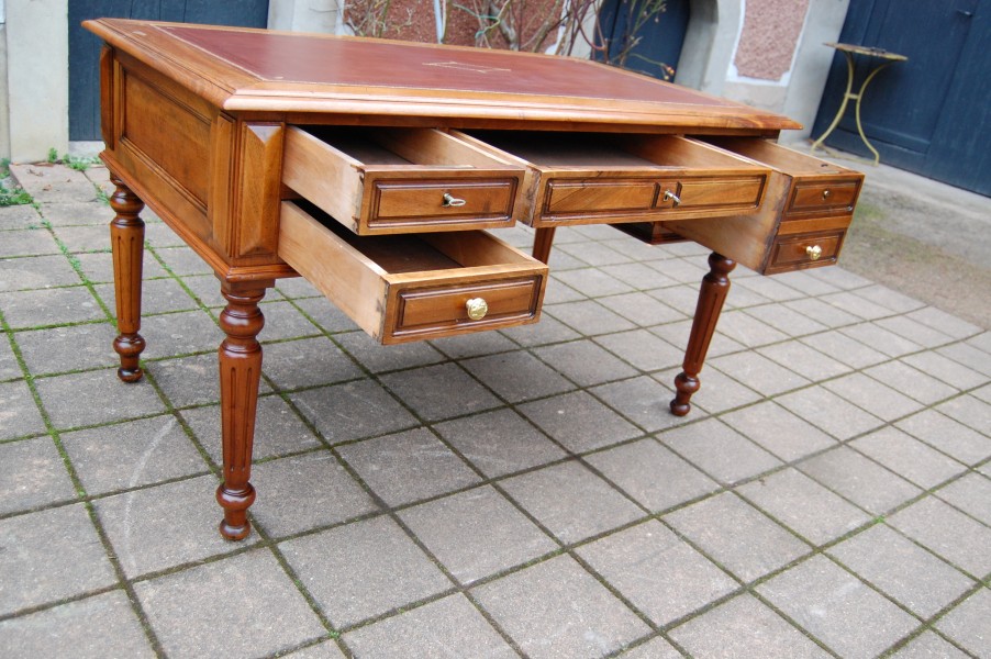 Bureau d �poque Louis Philippe en noyer du 19e si�cle