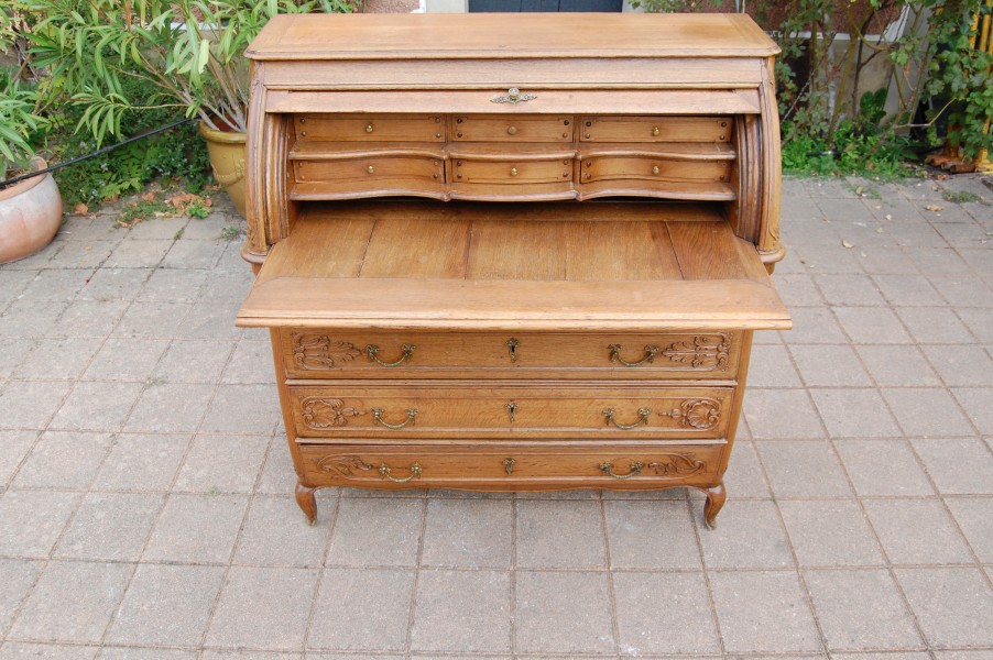 Bureau cylindre d �poque Louis XV en ch�ne fin du 18e si�cle