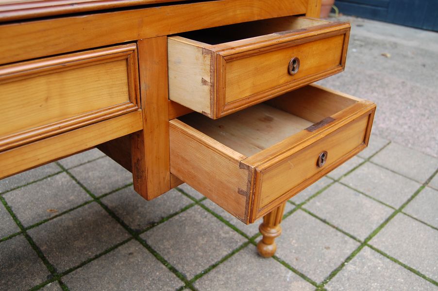 Bureau d poque Louis Philippe en merisier du 19e sicle