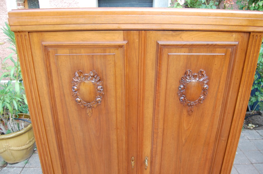 Biblioth�que armoire Napol�on III en noyer fin du 19e si�cle