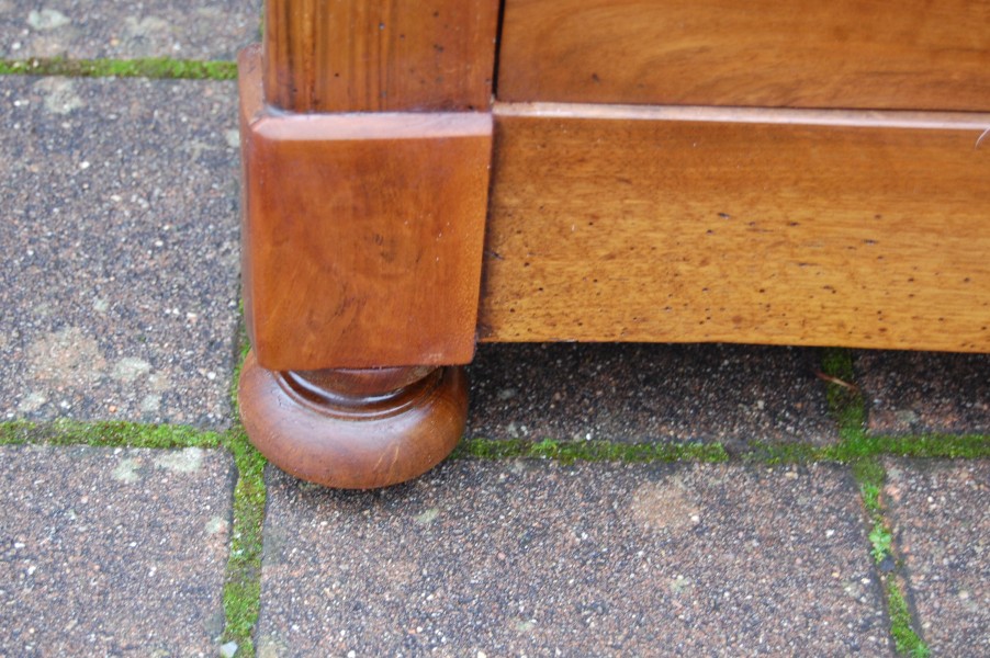 Secr�taire d �poque Louis Philippe en noyer du 19e si�cle