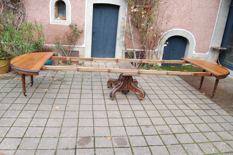 Table d poque Napolon III en noyer fin du 19e sicle avec rallonges 