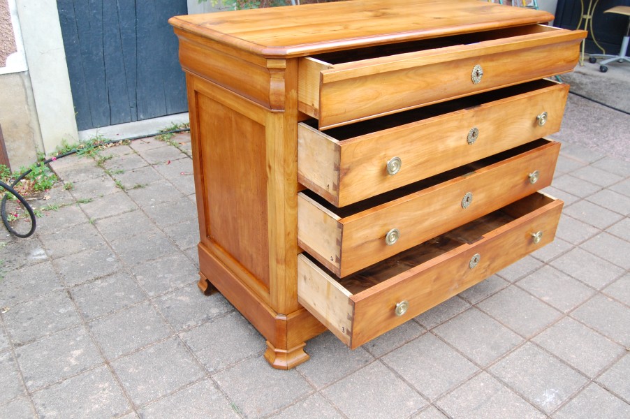 Commode d �poque Louis Philippe en merisier du19e si�cle
