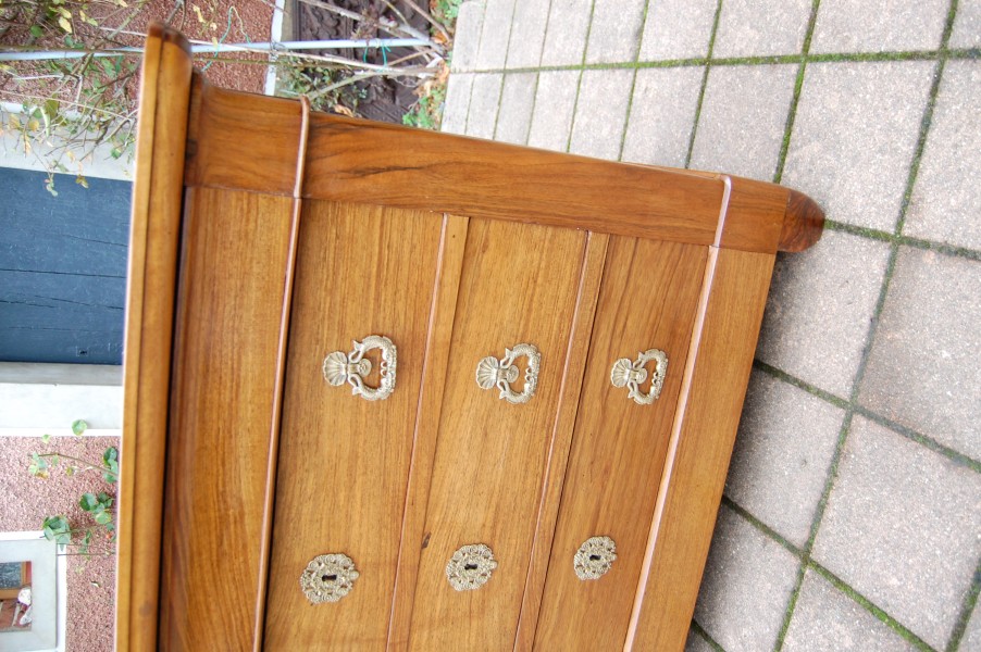 Commode d poque restauration Louis Philippe en noyer du 19e sicle