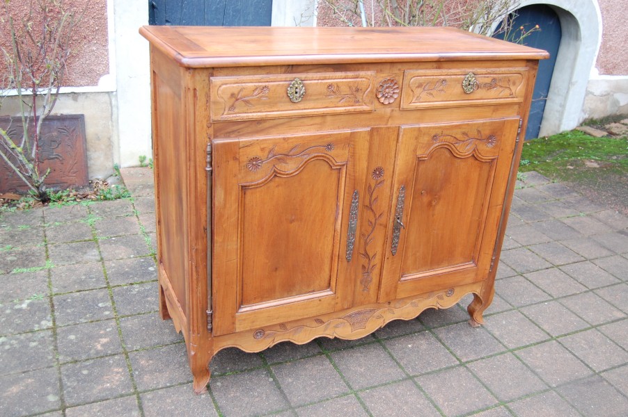 Buffet Louis XV en noyer d�but 19e si�cle