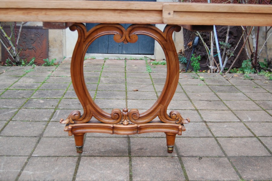 III table Napol�on III en noyer fin du 19e si�cle avec rallonges 22 couverts