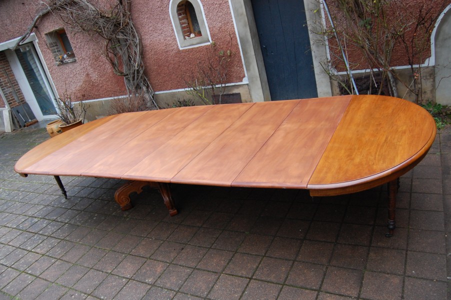 Grande table napol�lon III en noyer fin du 19e si�cle 20 couverts avec 6 rallonges