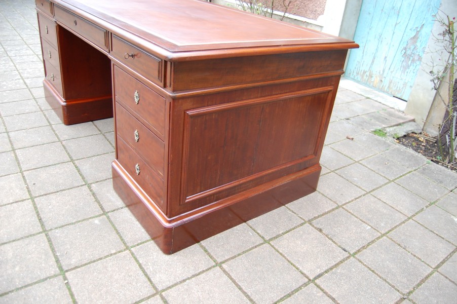Bureau � caisson en acajou Louis Philippe du 19e si�cle