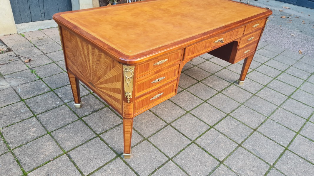 Bureau Napolon III fin du 19e sicle de style Louis XVI