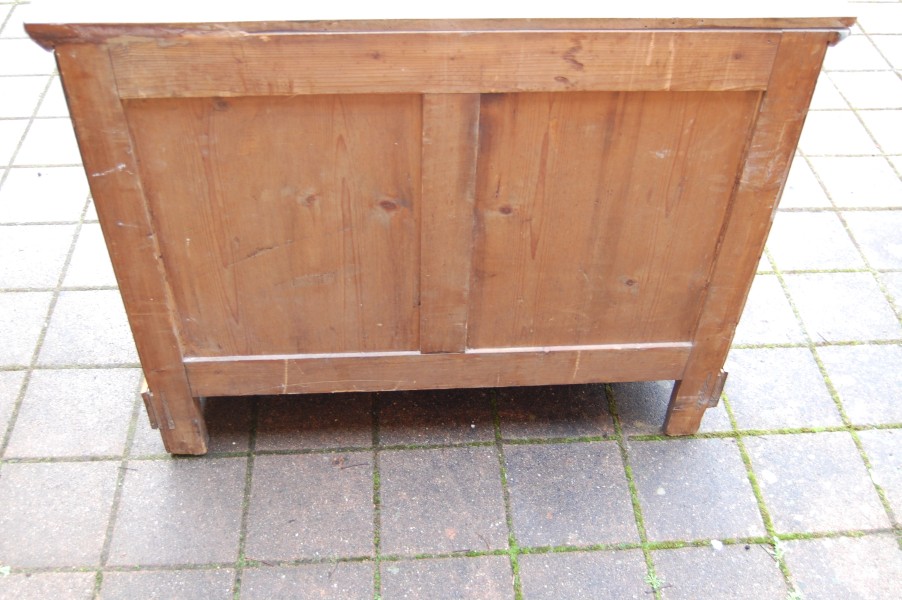 Commode d �poque Louis Philippe en noyer du 19 e si�cle