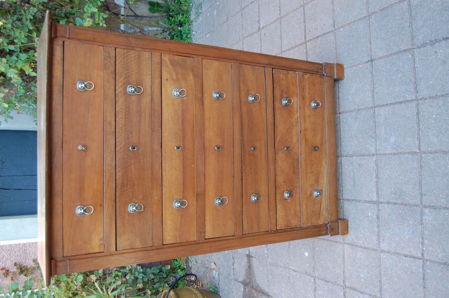 Commode semainier en noyer d �poque Empire du 19e si�cle
