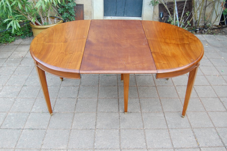 Table Napol�on III en noyer fin du 19e si�cle