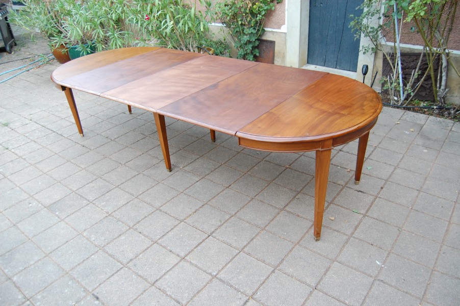 Table Napol�on III en noyer fin du 19e si�cle