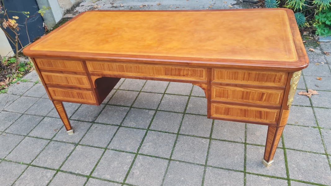 Bureau Napolon III fin du 19e sicle de style Louis XVI