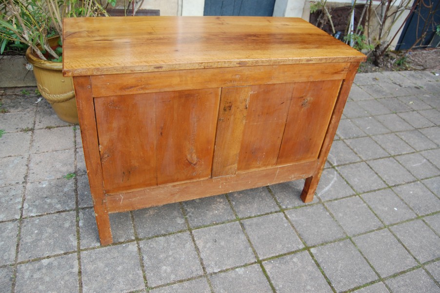 Commode d �poque Louis XVI en noyer du 18e si�cle