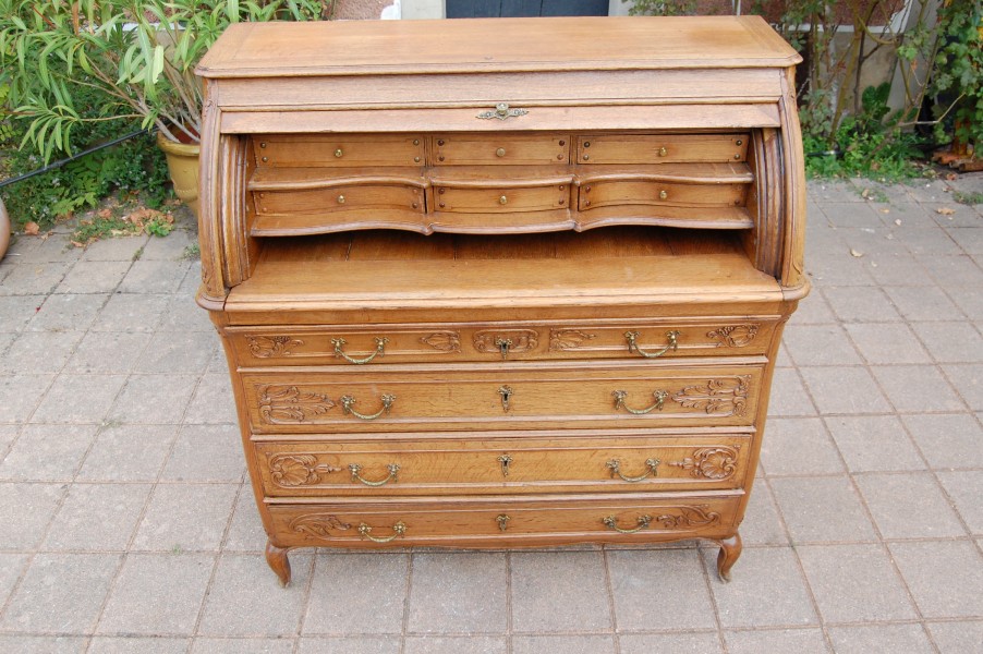 Bureau cylindre d �poque Louis XV en ch�ne fin du 18e si�cle